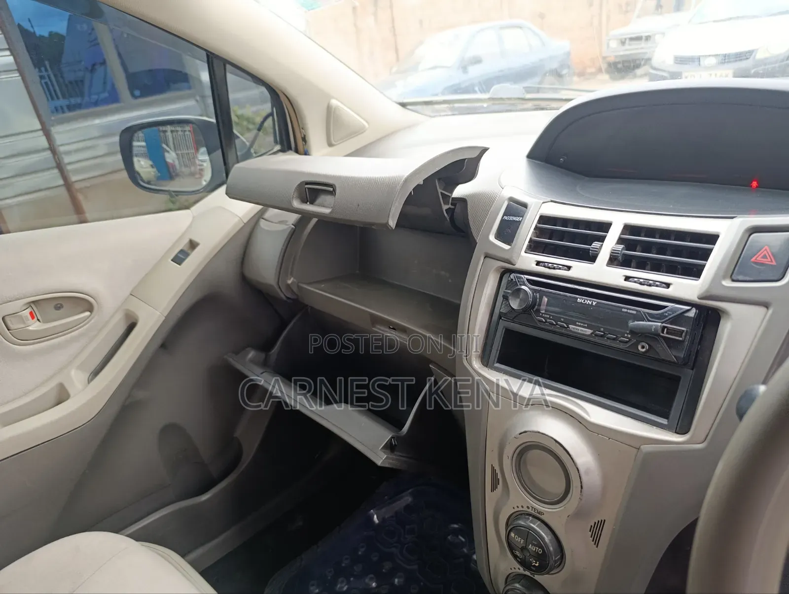 Toyota Vitz 2008 White