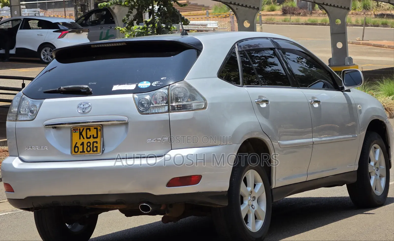 Toyota Harrier 2010