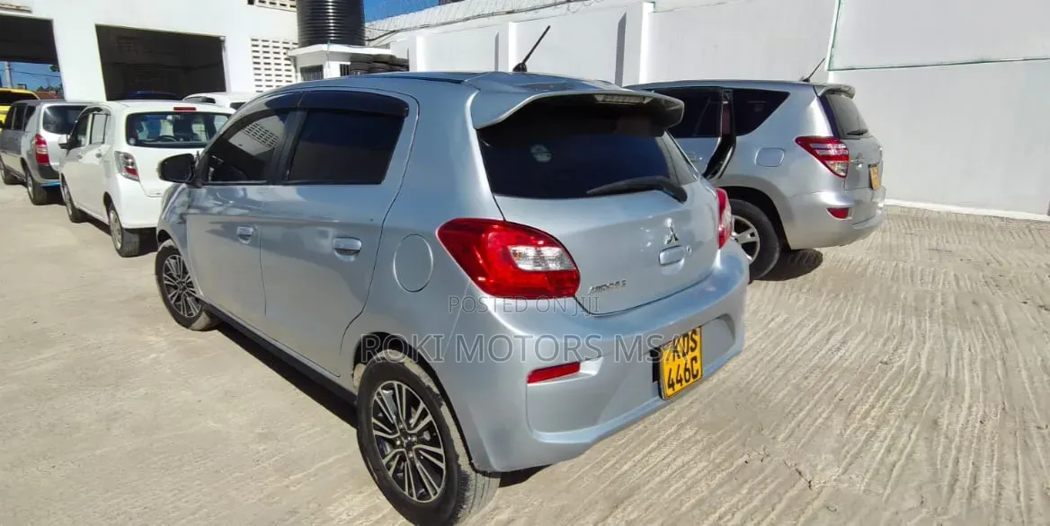 Mitsubishi Mirage 2017 Silver