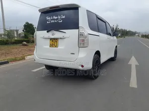 Toyota Voxy 2010 White