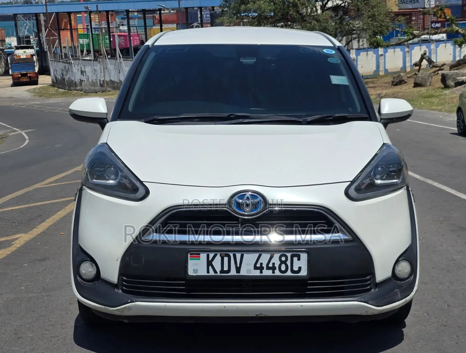 Toyota Sienta 2018 White