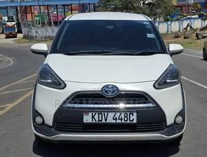 Toyota Sienta 2018 White