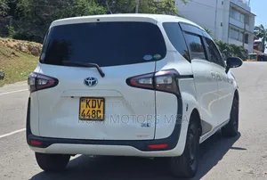 Toyota Sienta 2018 White
