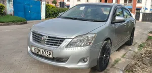 Toyota Premio 2016 Silver