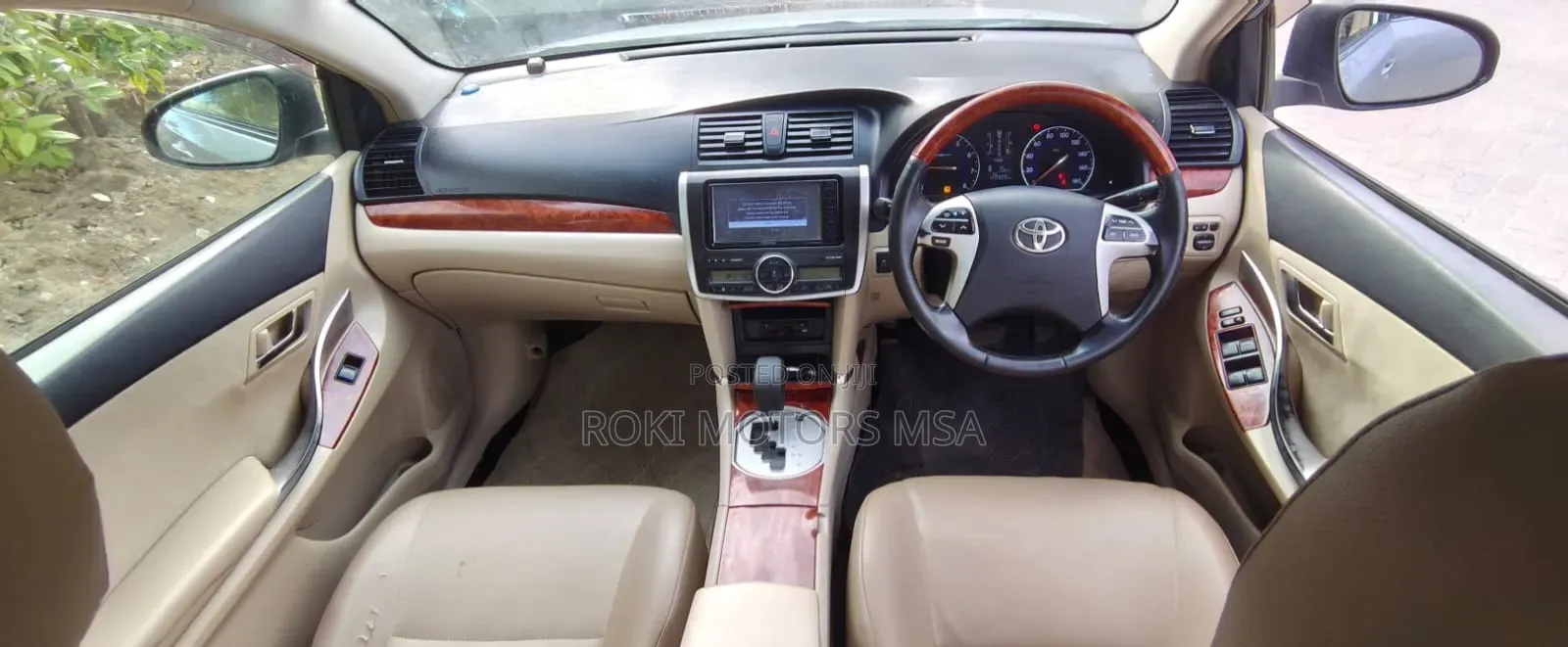 Toyota Premio 2016 Silver