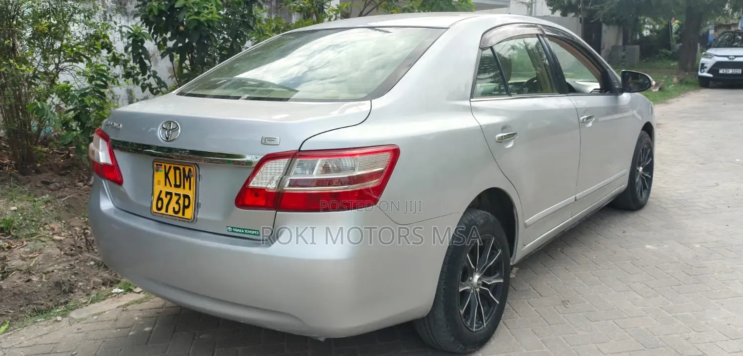 Toyota Premio 2016 Silver