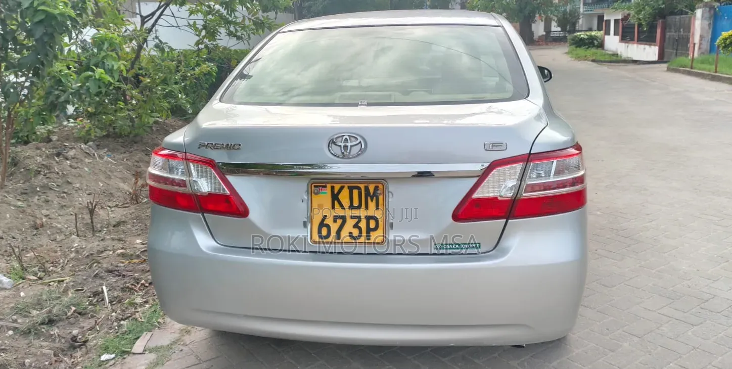 Toyota Premio 2016 Silver