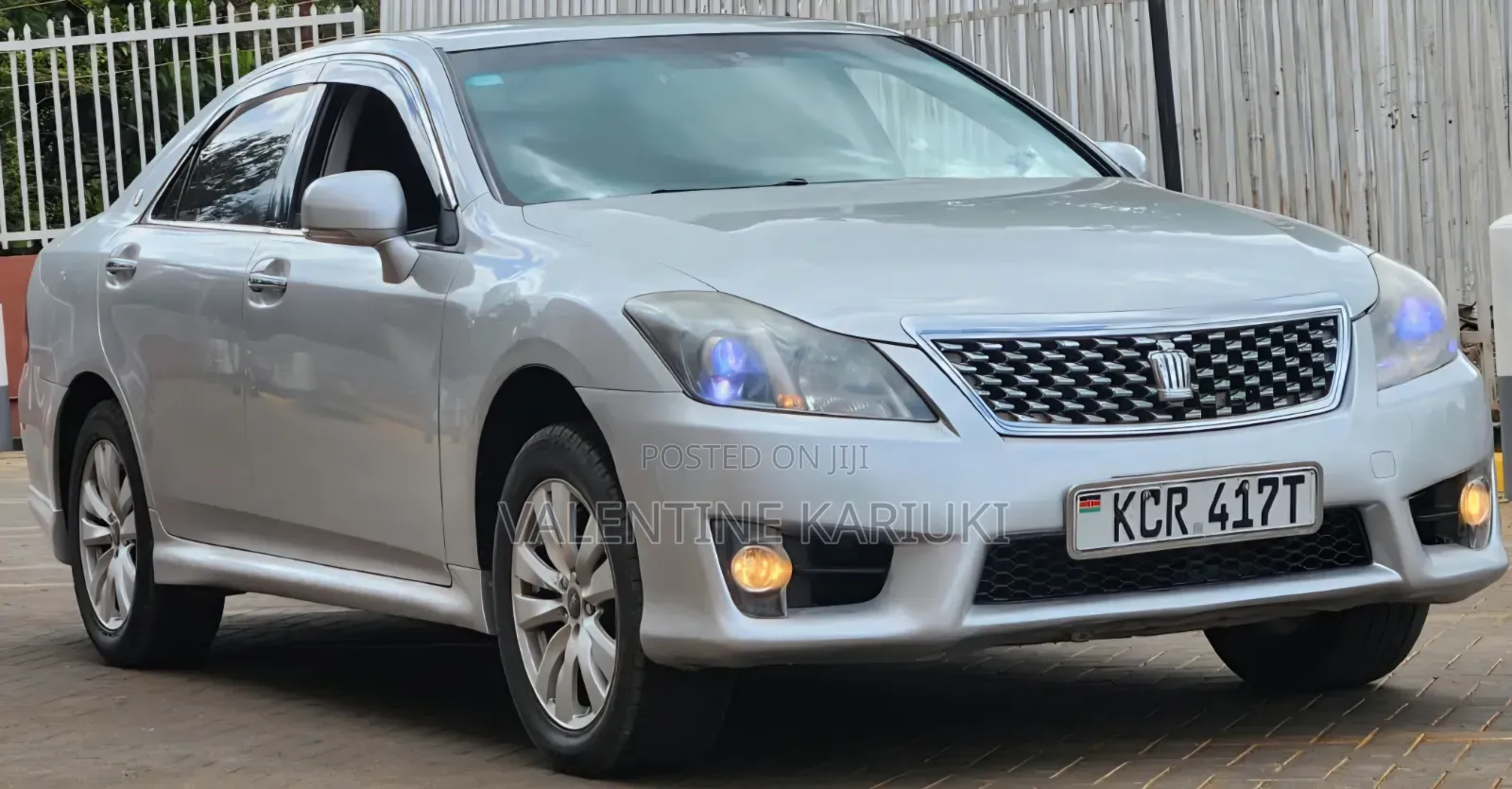 Toyota Crown 2011 Silver