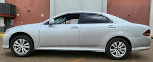 Toyota Crown 2011 Silver
