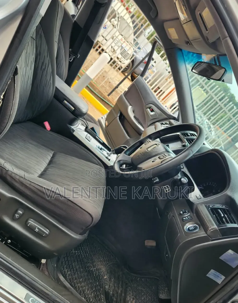 Toyota Crown 2011 Silver