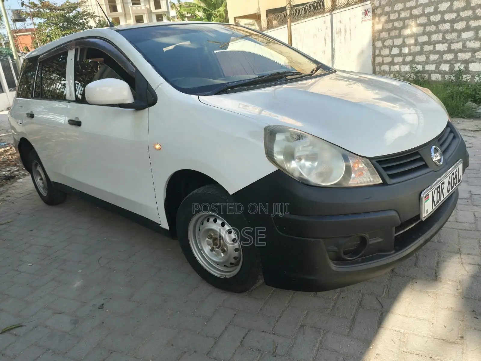 Nissan Advan 2017 White