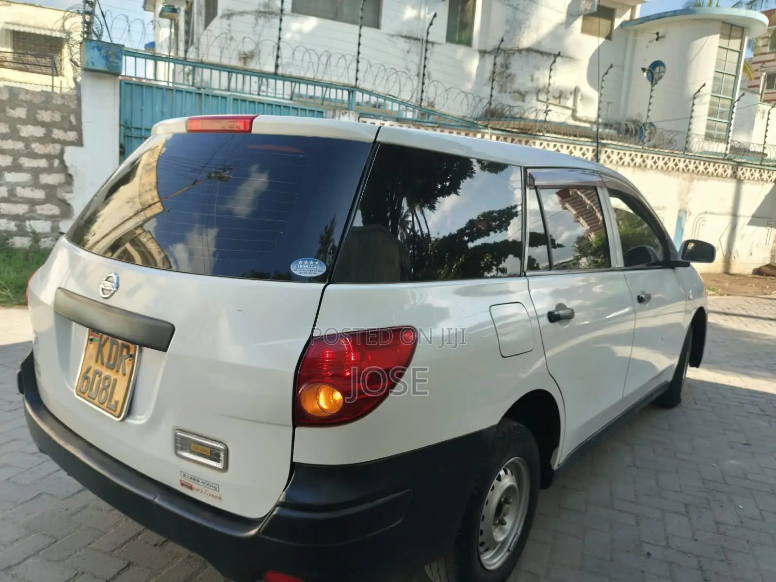 Nissan Advan 2017 White