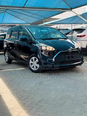 Toyota Sienta 1.5 FWD 2019 Black