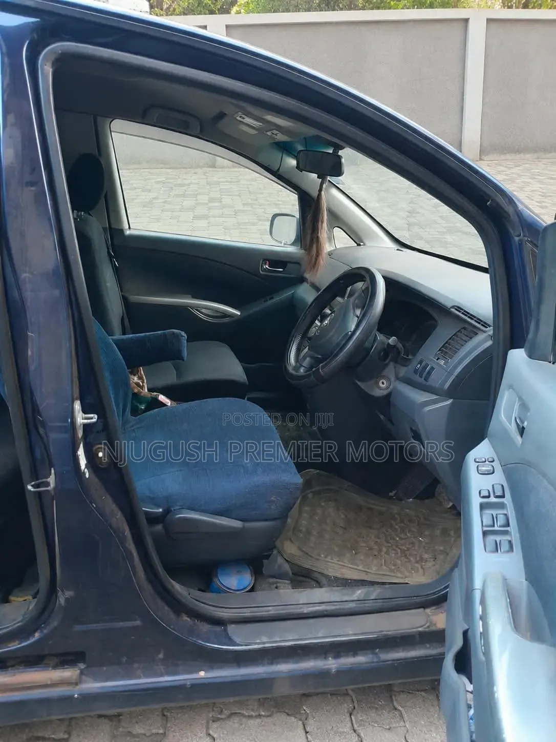 Toyota ISIS 2008 Blue