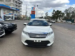 Toyota Harrier 2.0 2019 White