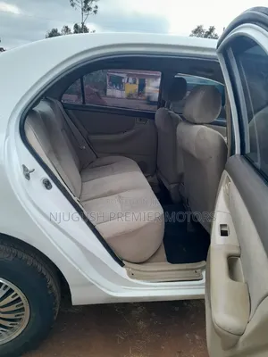 Toyota Corolla 2002 White