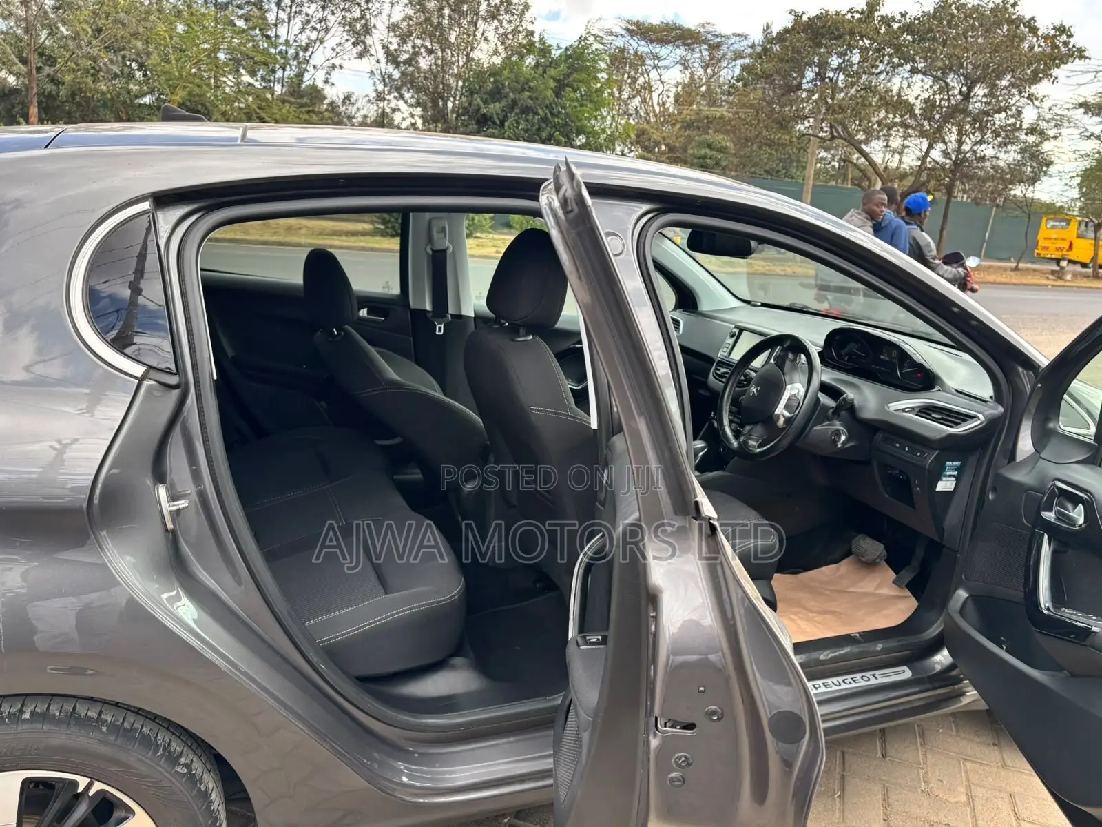 Peugeot 208 2020 Gray