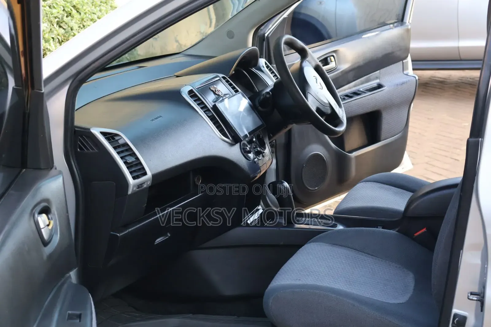 Nissan Wingroad 2007 Silver