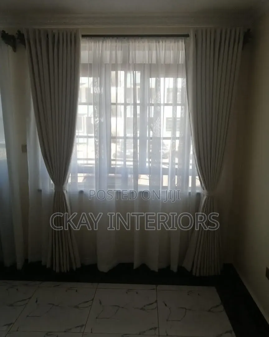 Turn a Simple Room Into a Thoughtfully Styled Space With Right Curtain