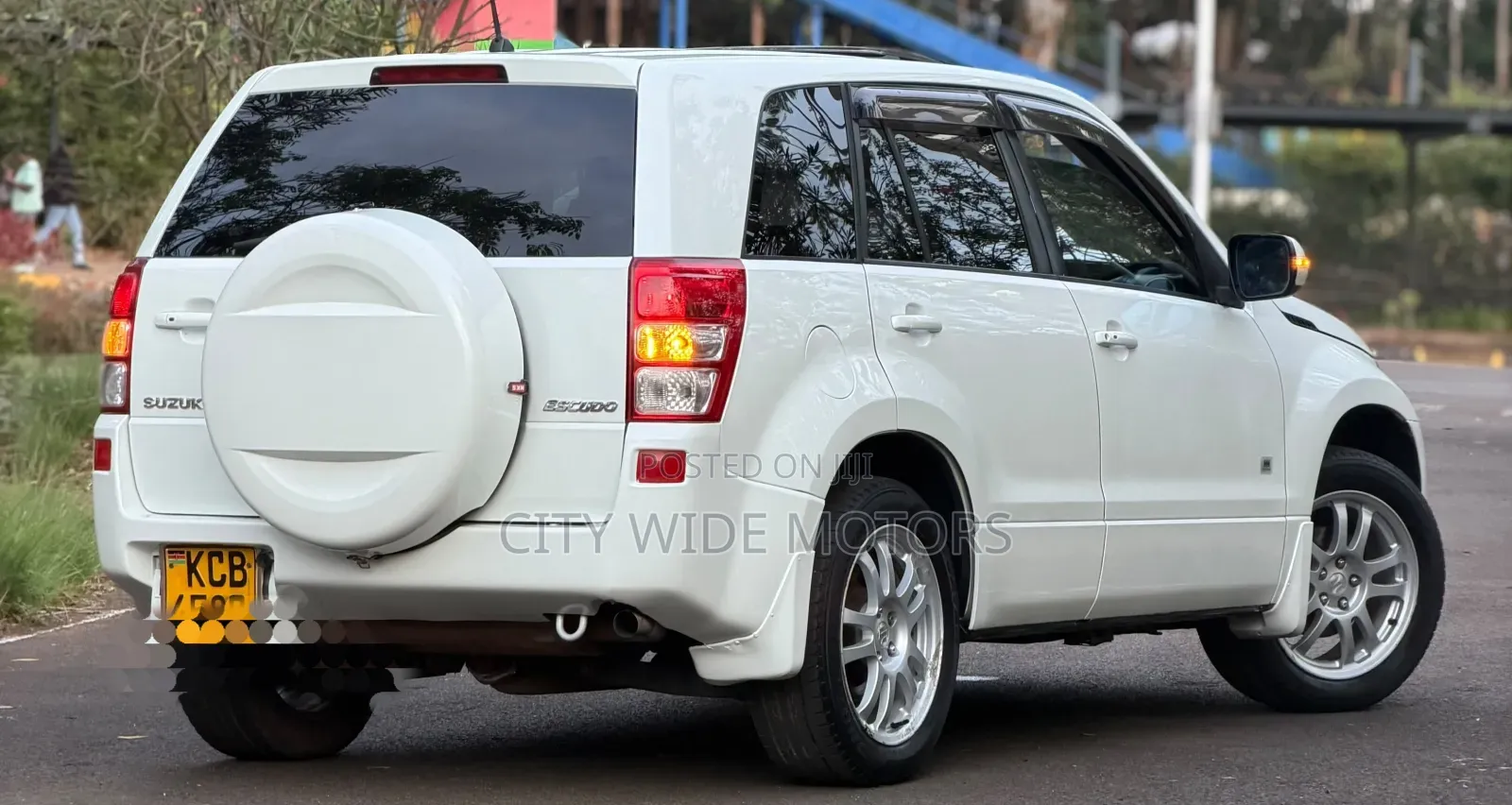 Suzuki Escudo 2010 White