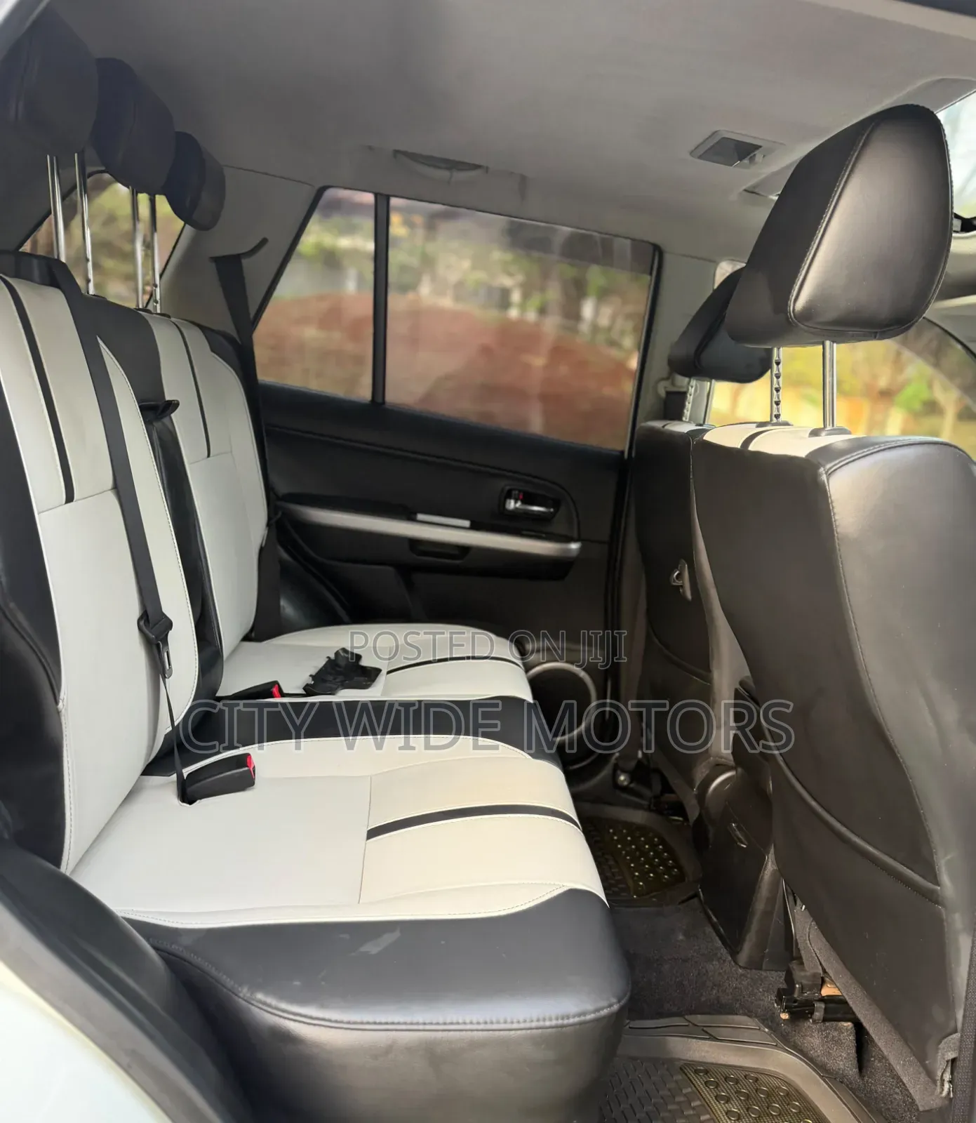 Suzuki Escudo 2010 White