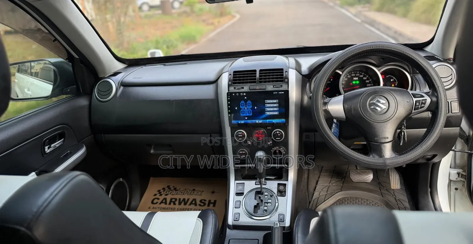 Suzuki Escudo 2010 White