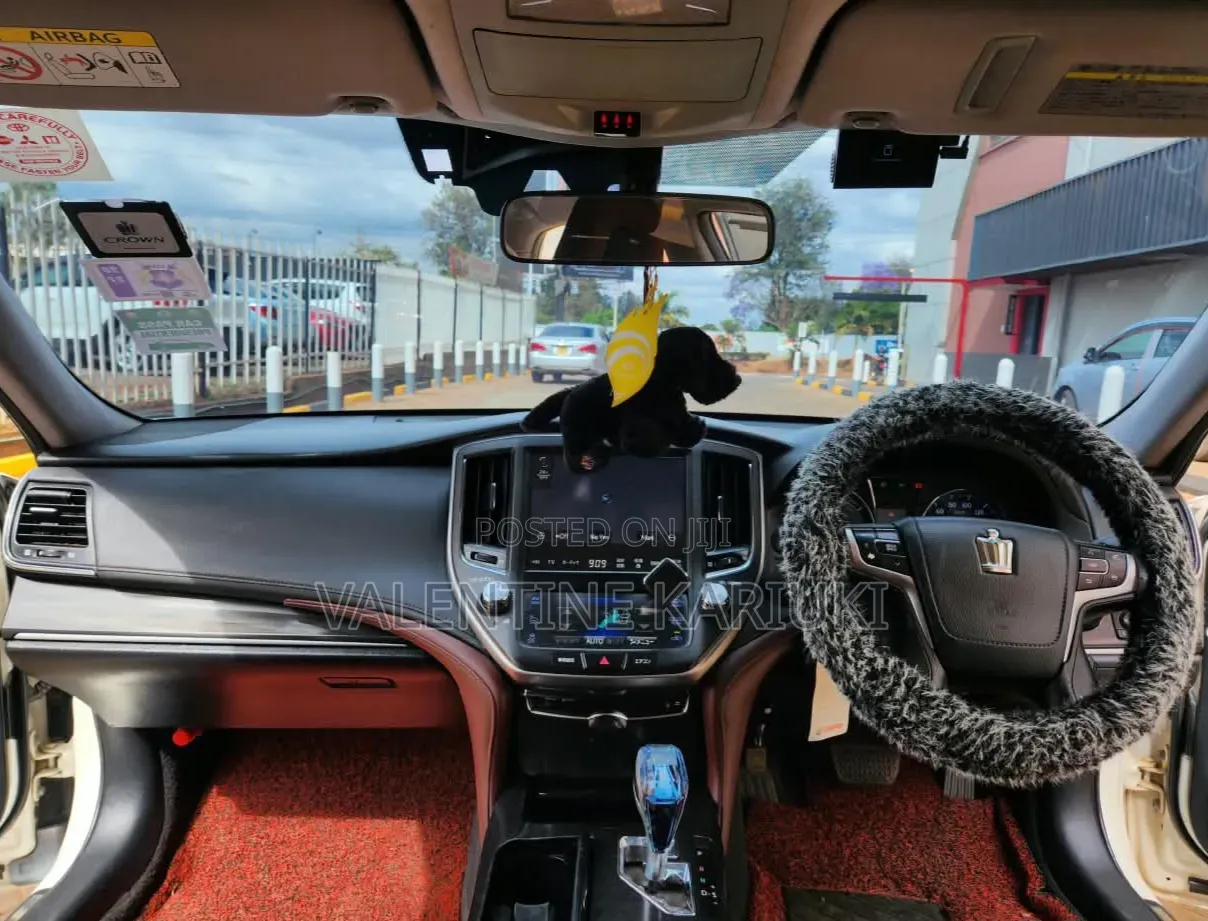 Toyota Crown 2013 White