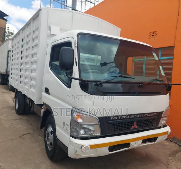 Mitsubishi Canter - thumbnail 2