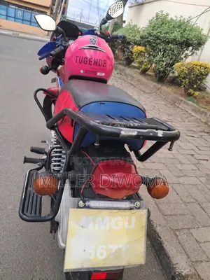 TVS HLX 125 2025 Red