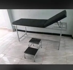 Durable Local Examination Couch With Strong Metal