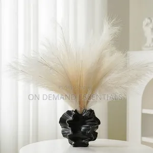 Ceramic Vases Are Luxurious, High-Grade and Modern and Simple