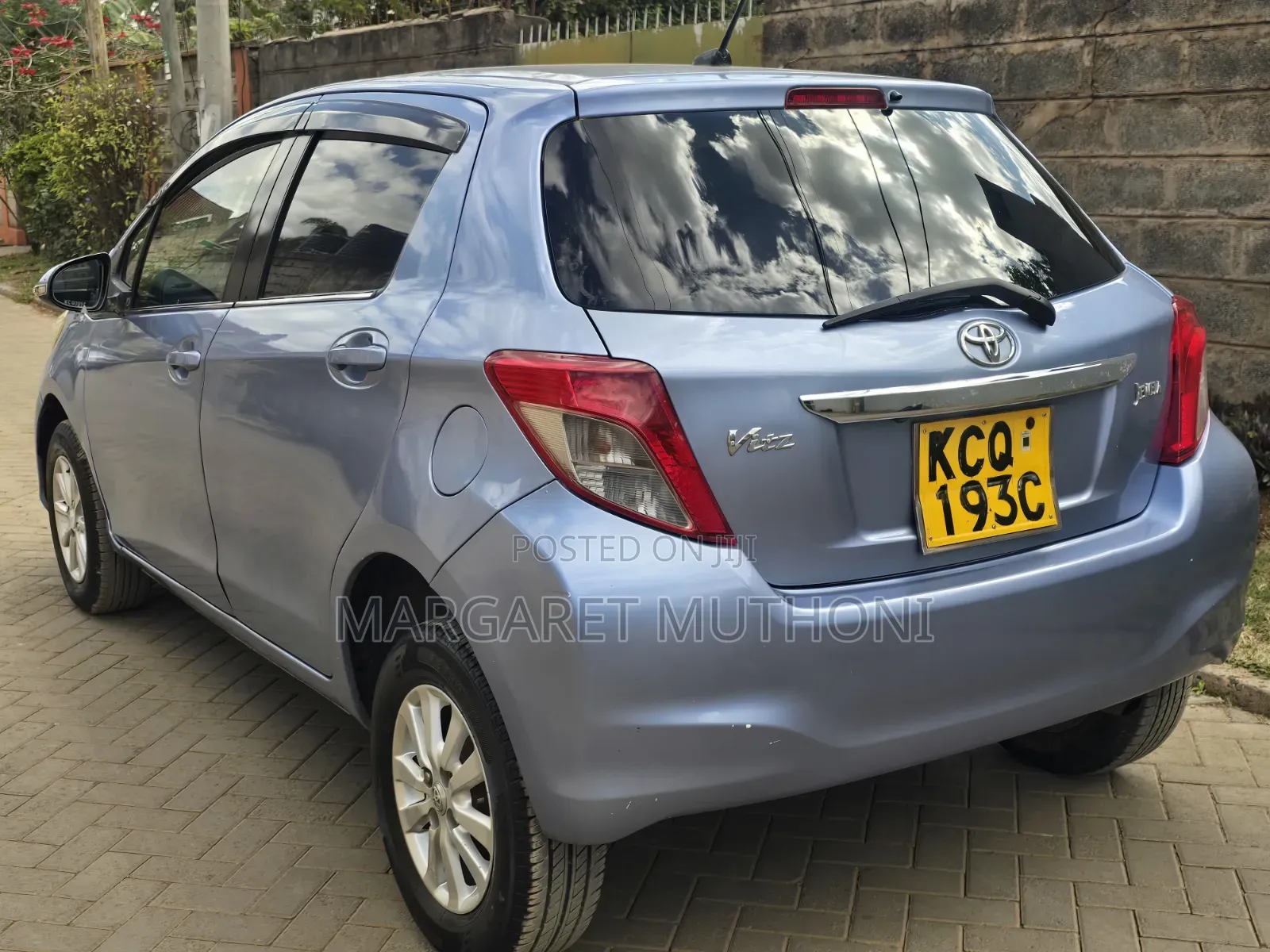 Toyota Vitz 2011 Blue