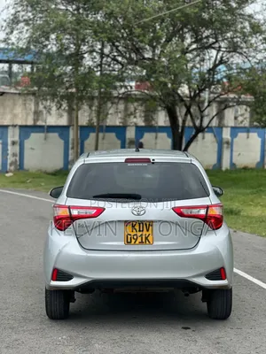 Toyota Vitz 2019 Silver
