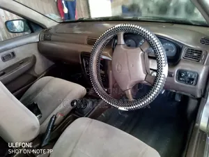 Nissan Sunny 2000 Silver
