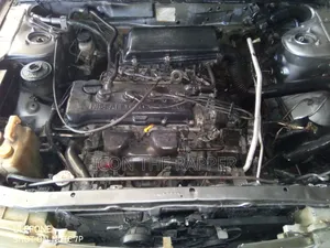 Nissan Sunny 2000 Silver