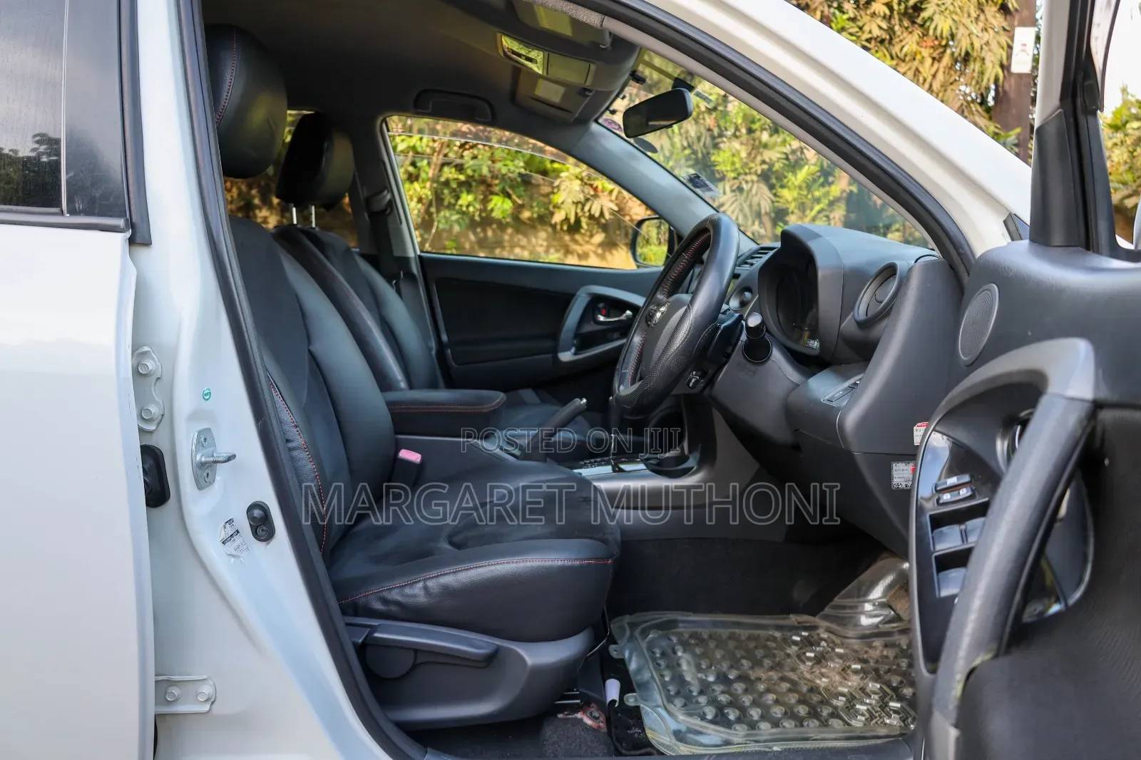 Toyota Vanguard 2013 White