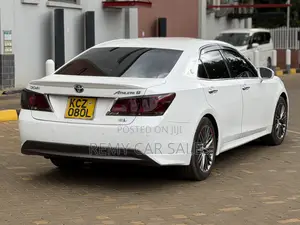 Toyota Crown 2013 White