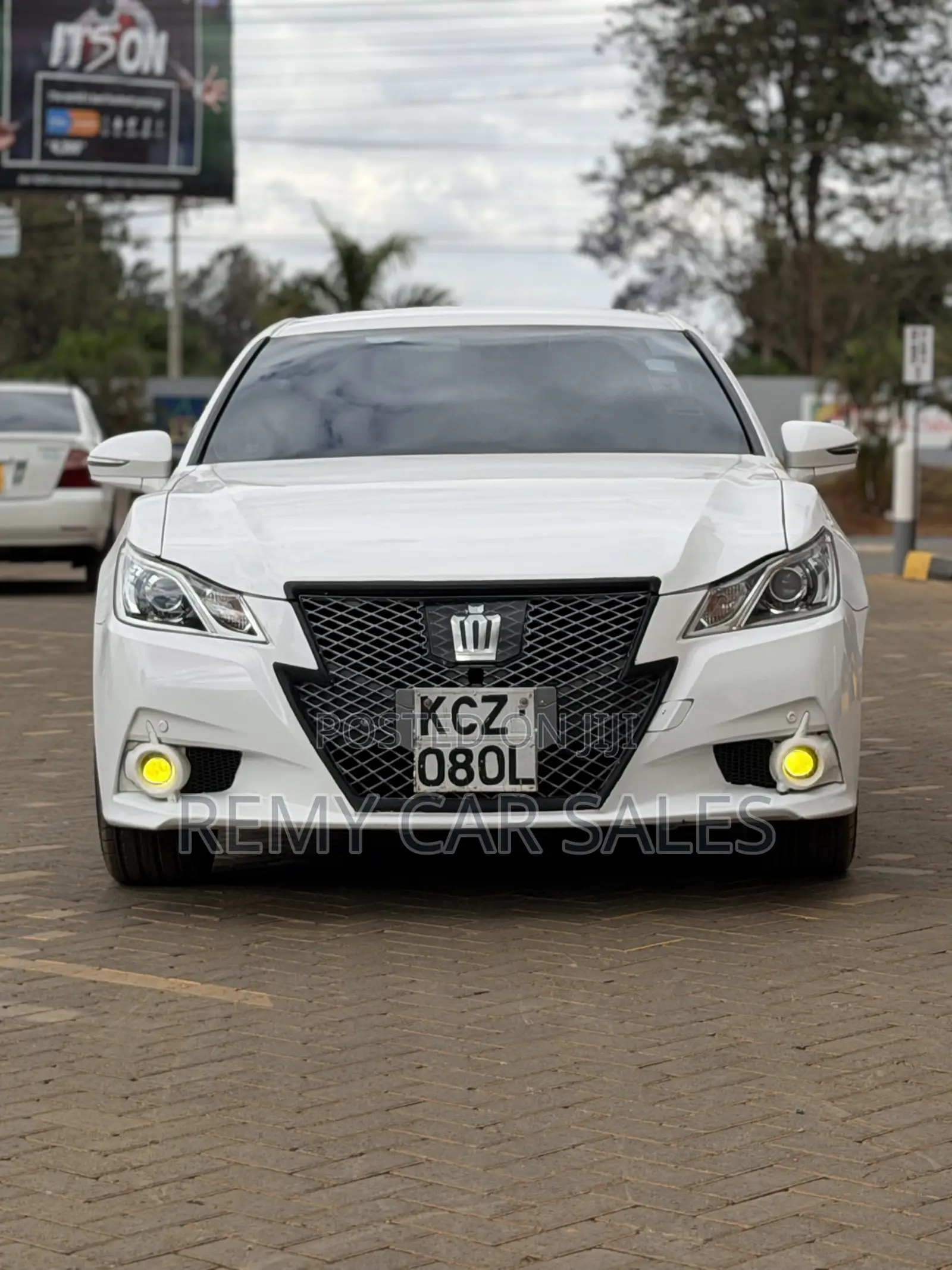 Toyota Crown 2013 White