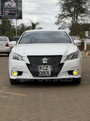 Toyota Crown 2013 White