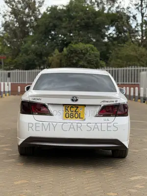 Toyota Crown 2013 White