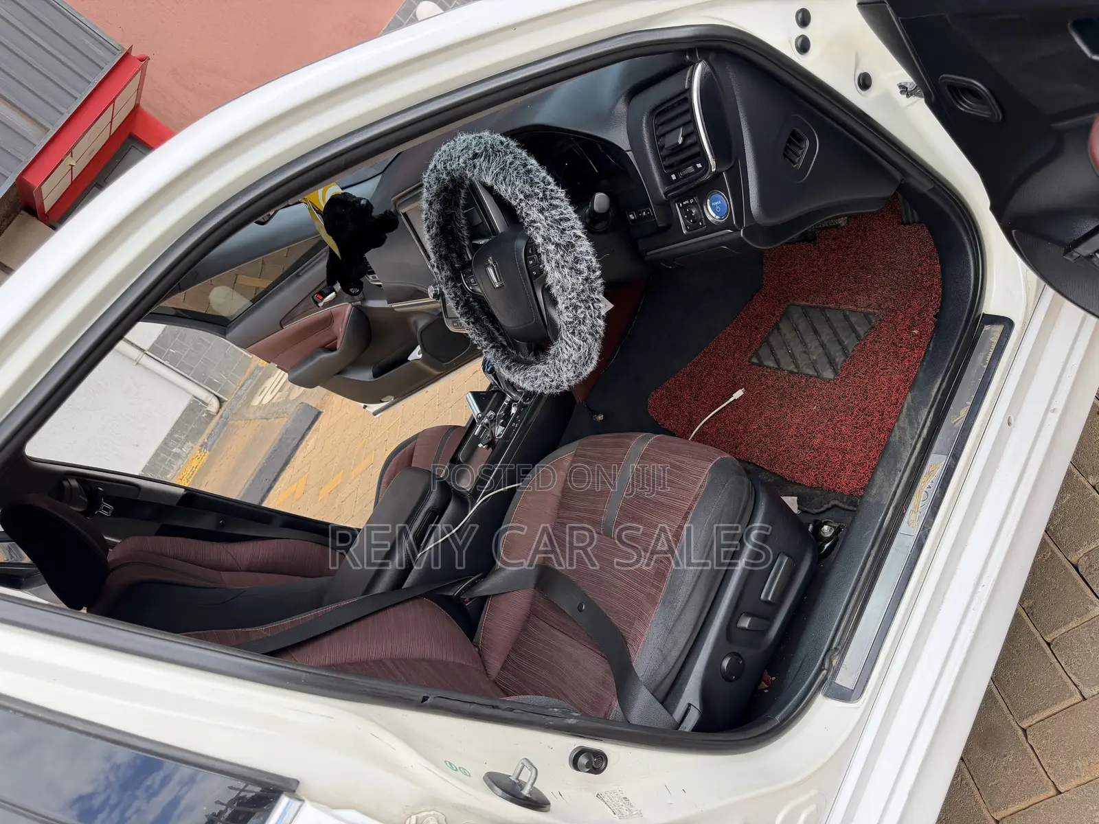 Toyota Crown 2013 White