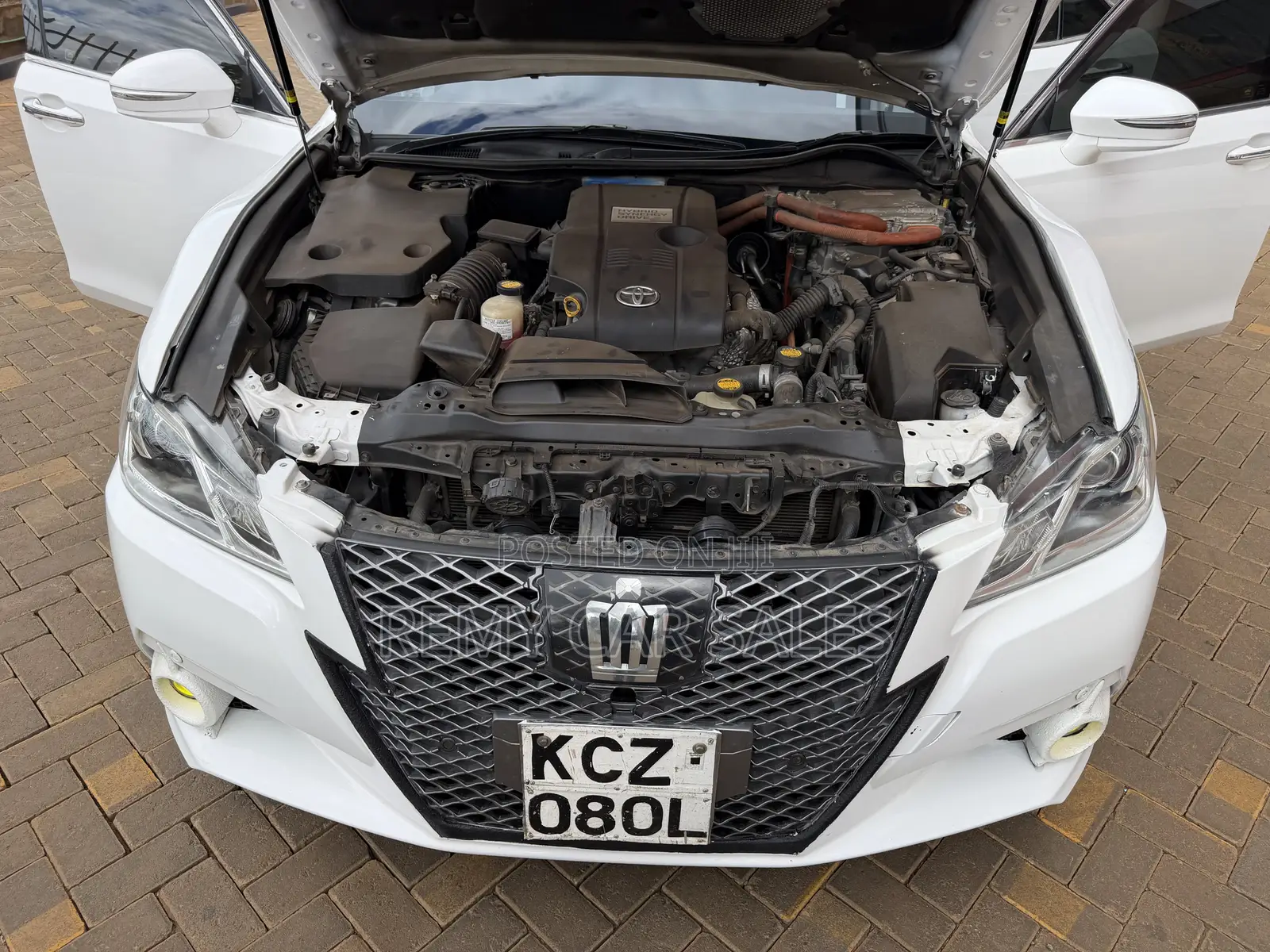 Toyota Crown 2013 White