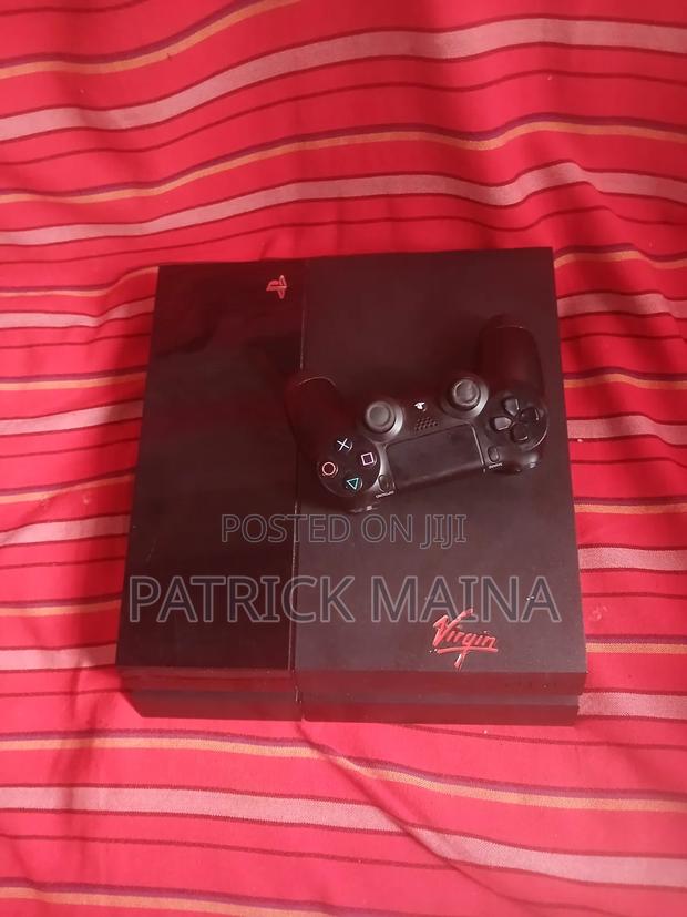 PS4 Slim Console - main view