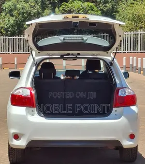 Toyota Auris 2012 White