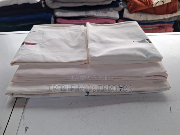 5 by 6 Bedsheets -Top High End 2 Bedsheets, 2pillowcases Fabrics - thumbnail 2