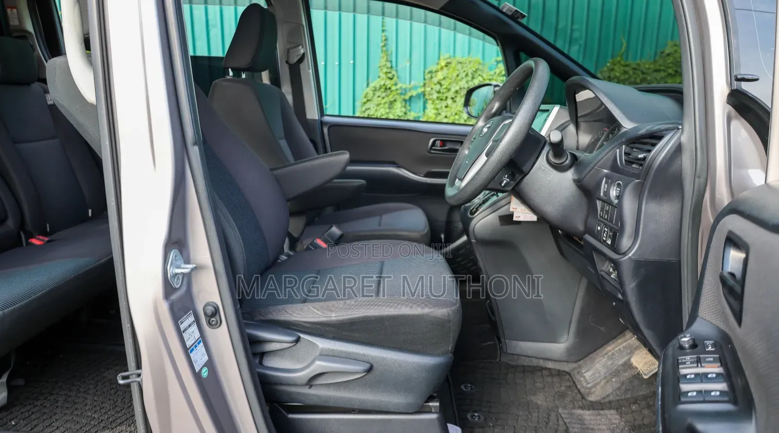Toyota Noah 2017 Gray