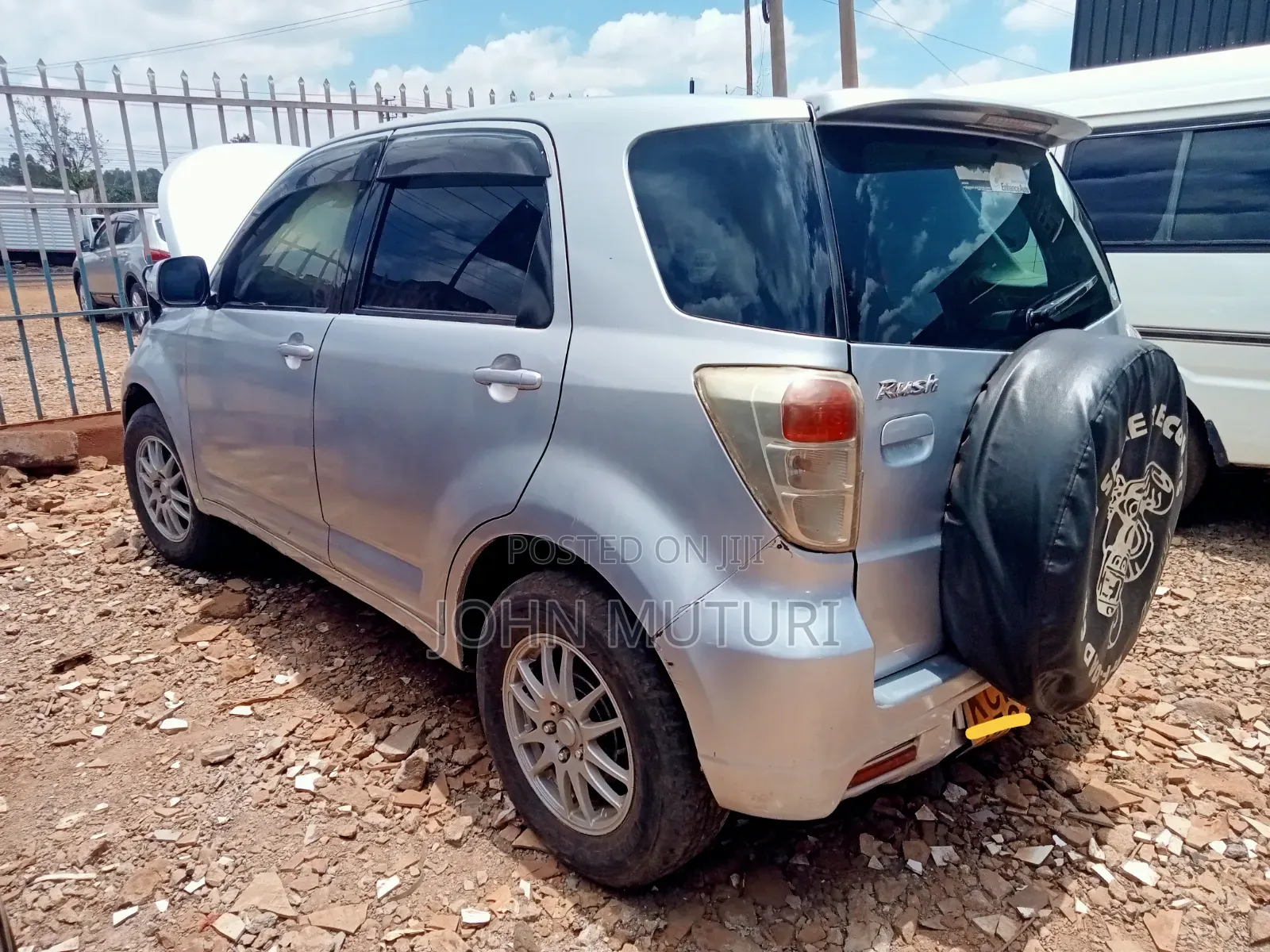 Toyota Rush 2010 Silver