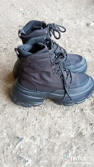 Selling Classy Thrifted Boots