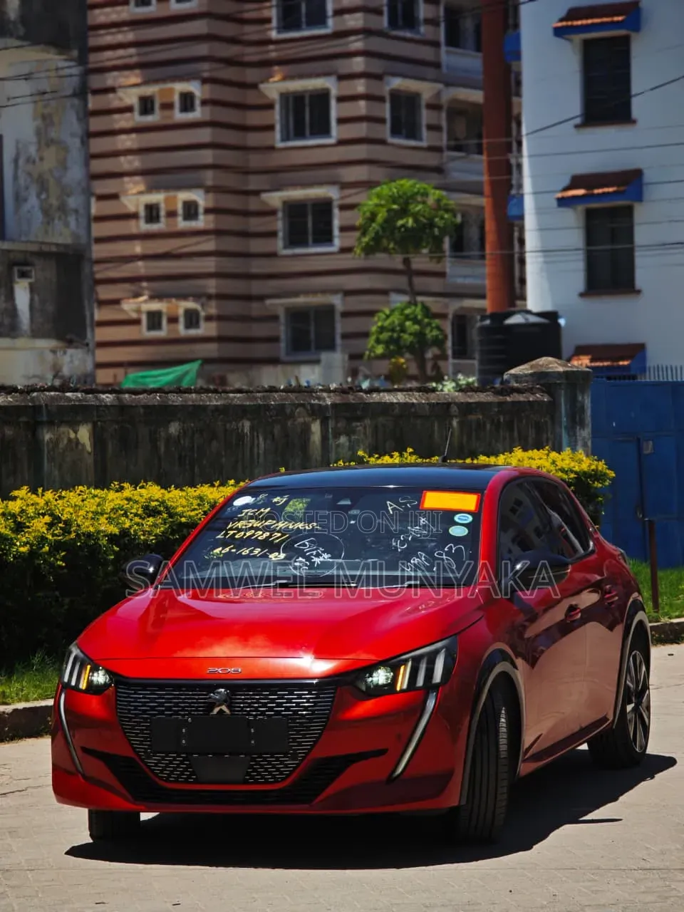 Peugeot 208 2020 Red