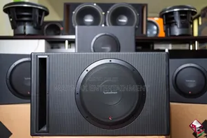 Rockford P300 12" Powered Subwoofer